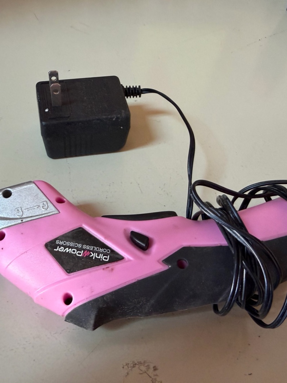 Pink Power Cordless Electric Scissors - Pink/Black - Picture 3 of 3